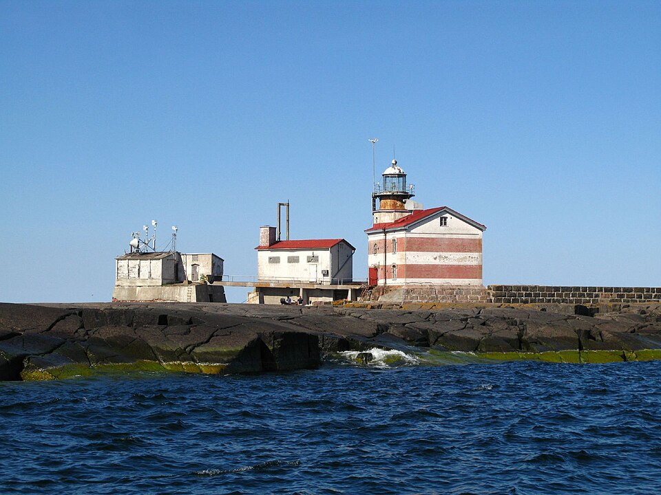 메르케트 등대섬 (Märket Lighthouse) 여행 추천 - 로드트립