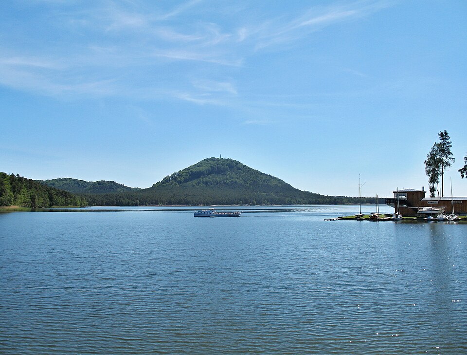 마하 호수 (Mácha Lake (Máchovo jezero))
