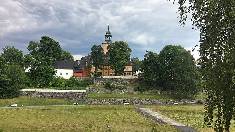 콩스베르그 교회 (Kongsberg kirke) 여행 추천 - 로드트립