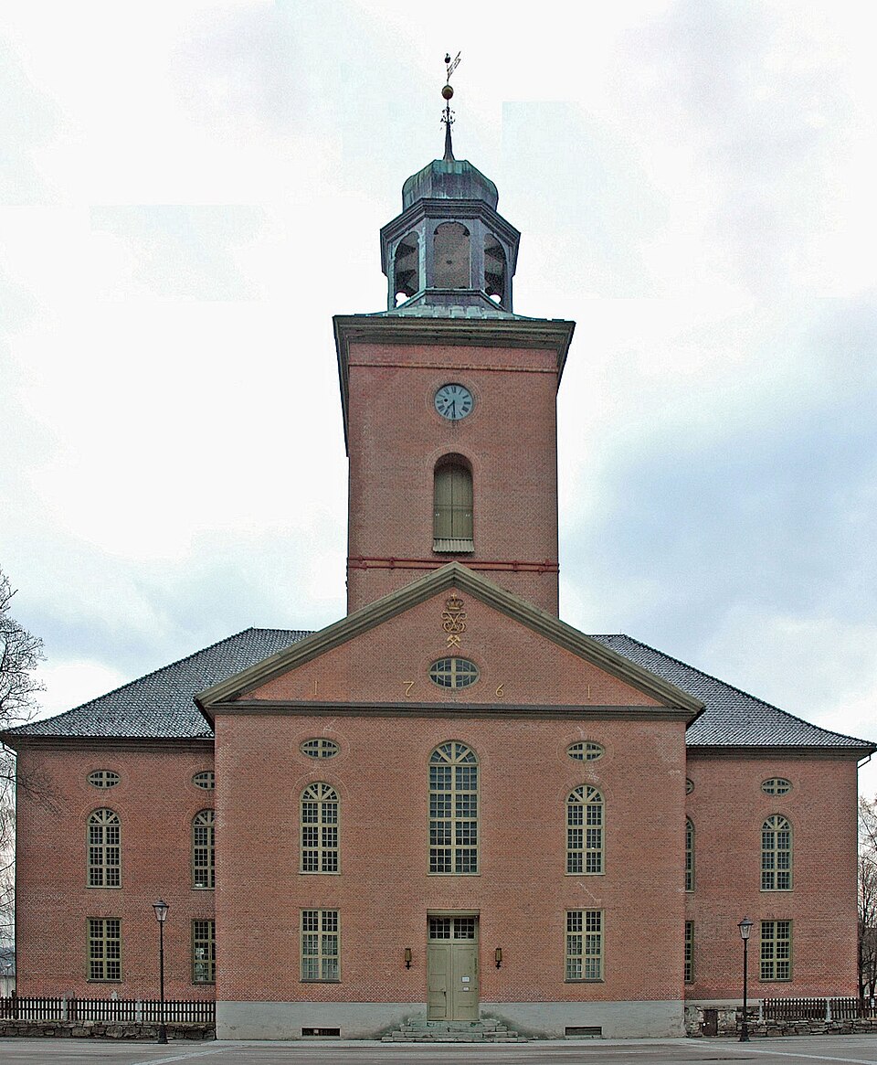 콩스베르그 교회 (Kongsberg kirke) 여행 추천 - 로드트립