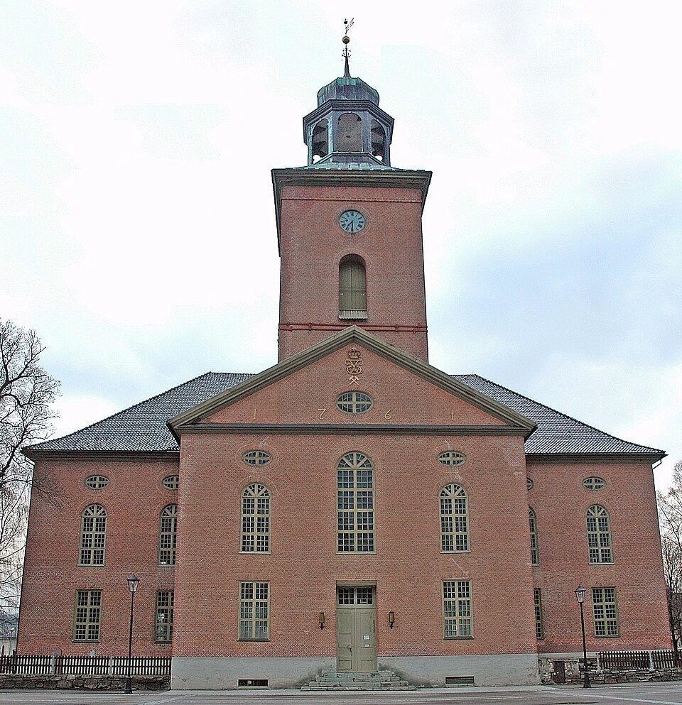 콩스베르그 교회 (Kongsberg kirke) 여행 추천 - 로드트립