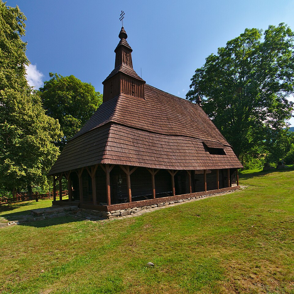 토폴랴 성 미카엘 대천사 목조교회 (St. Michael the Archangel Wooden Church, Topoľa) 여행 추천 - 로드트립