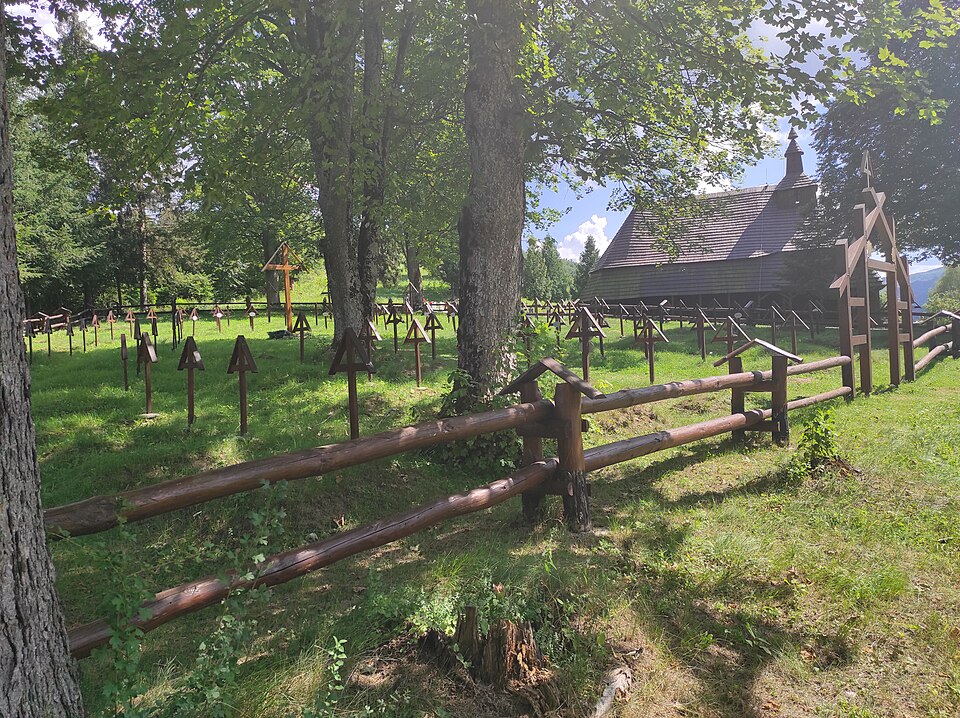 토폴랴 성 미카엘 대천사 목조교회 (St. Michael the Archangel Wooden Church, Topoľa) 여행 추천 - 로드트립