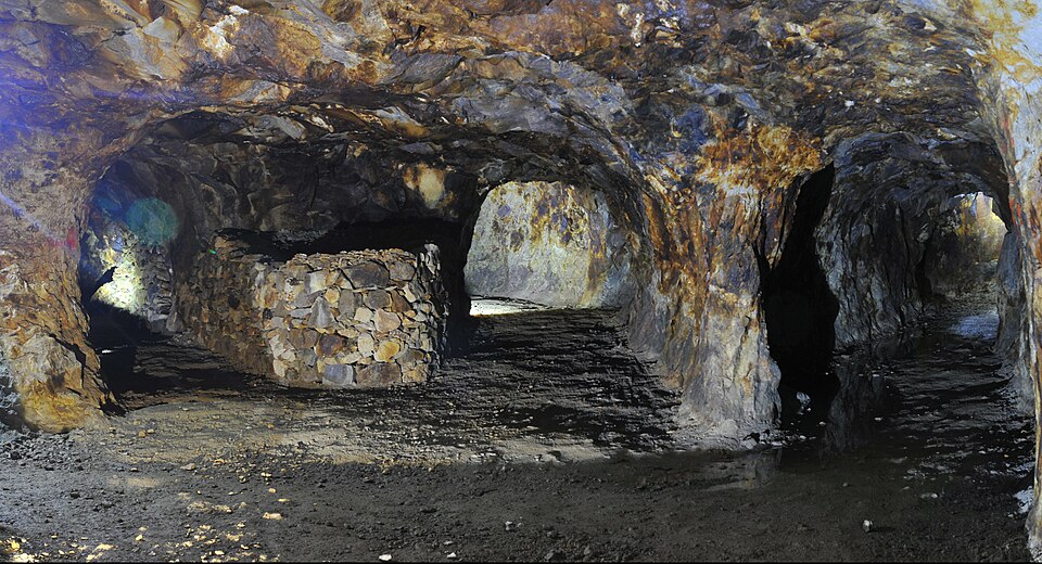 슬로바키아 오팔 광산 (Slovak Opal Mines) 여행 추천 - 로드트립