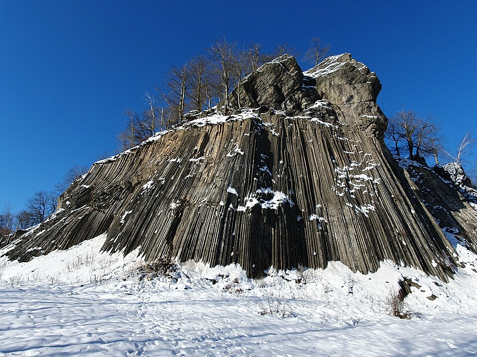 즐라티 브르흐 현무암 기둥 (Zlatý vrch Basalt Columns) 여행 추천 - 로드트립