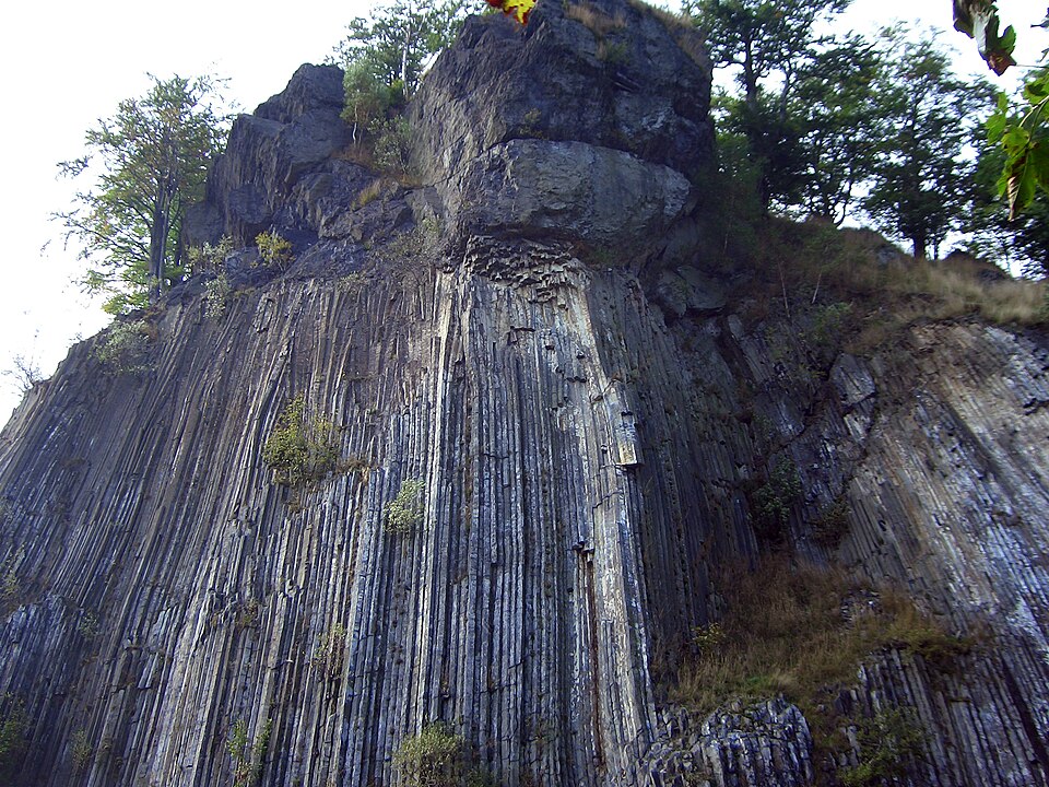 즐라티 브르흐 현무암 기둥 (Zlatý vrch Basalt Columns) 여행 추천 - 로드트립