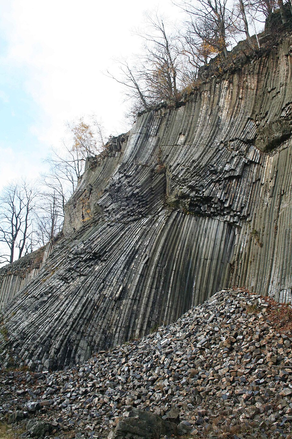 즐라티 브르흐 현무암 기둥 (Zlatý vrch Basalt Columns) 여행 추천 - 로드트립