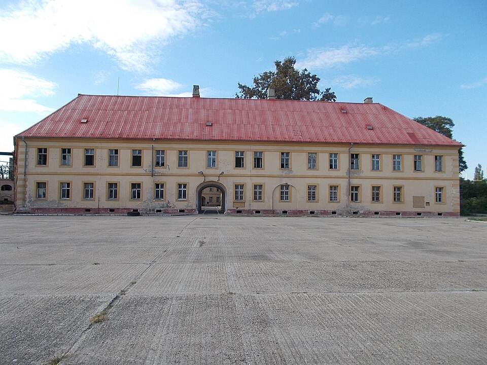 코마르노 구·신 요새 (Komárno Fortress · Komárňanská pevnosť) 여행 추천 - 로드트립