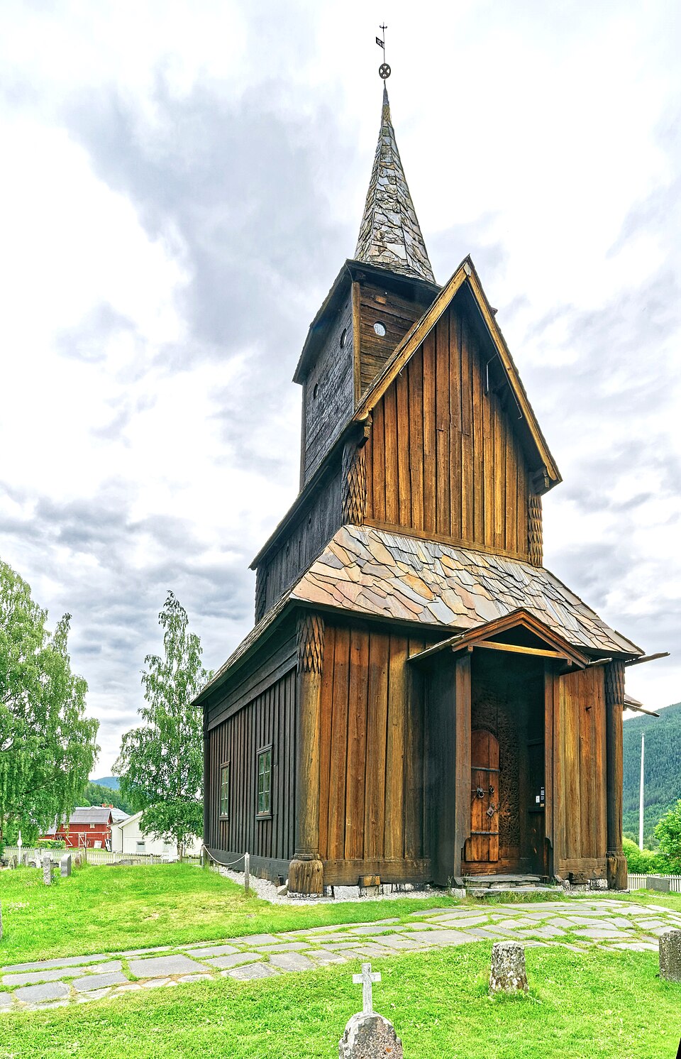 토르포 목조교회 (Torpo stavkirke) 여행 추천 - 로드트립
