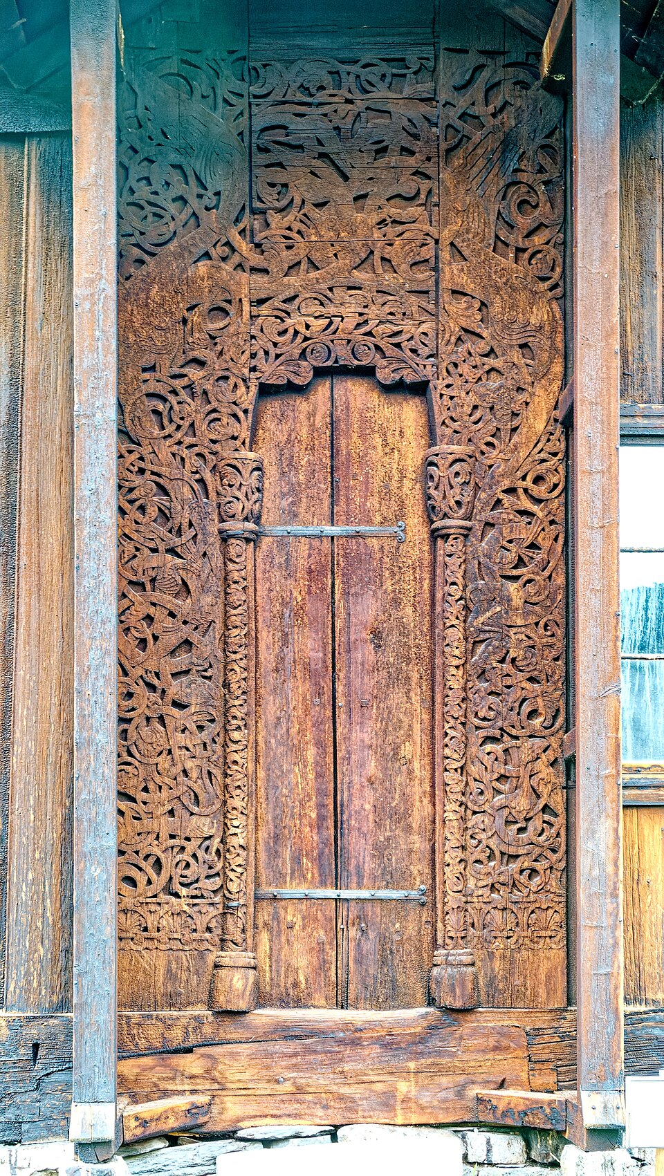 토르포 목조교회 (Torpo stavkirke) 여행 추천 - 로드트립