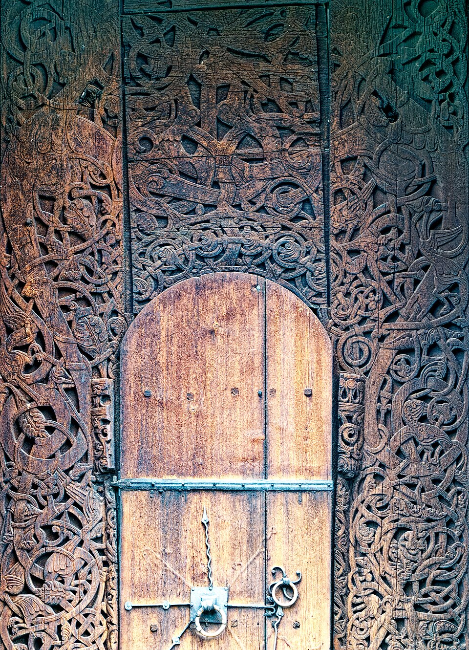 토르포 목조교회 (Torpo stavkirke) 여행 추천 - 로드트립
