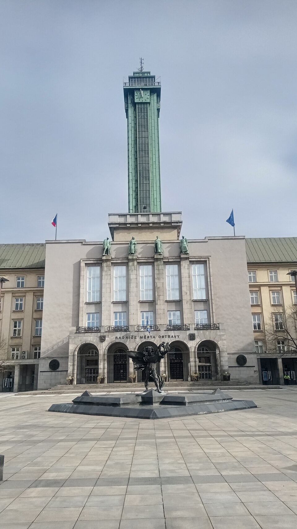 오스트라바 신시청사 전망탑 (Vyhlídková věž Nové radnice Ostrava) 여행 추천 - 로드트립