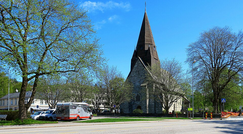 보스 방스키르캬 중세 석조교회 (Vangskyrkja (Voss kirke)) 여행 추천 - 로드트립