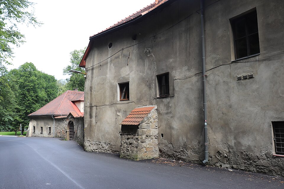 체르베니 클라슈토르 붉은 수도원 (Červený Kláštor Monastery) 여행 추천 - 로드트립