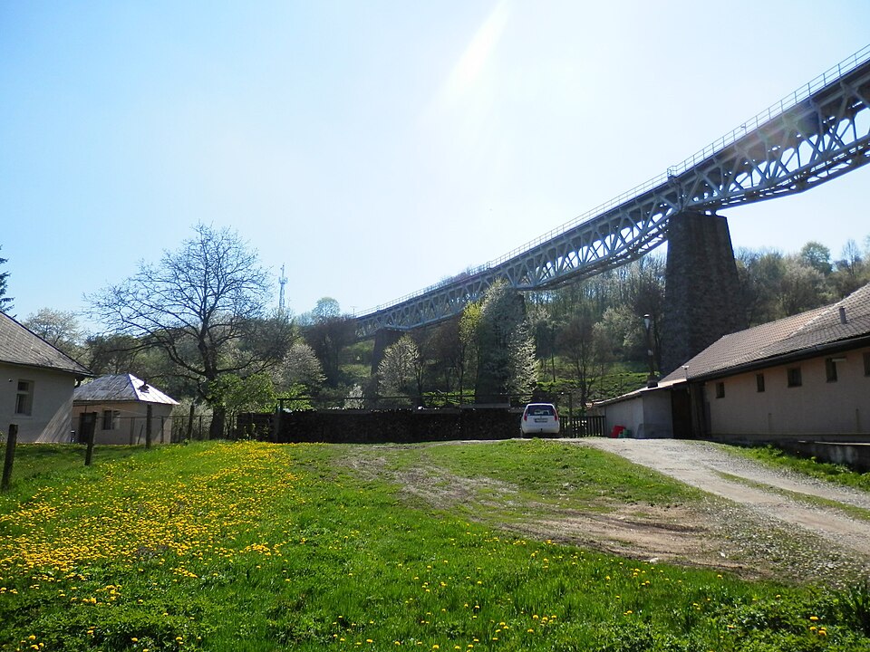 하누쇼우체 철도 고가교 (Hanušovský Viaduct · Hanušovský viadukt) 여행 추천 - 로드트립