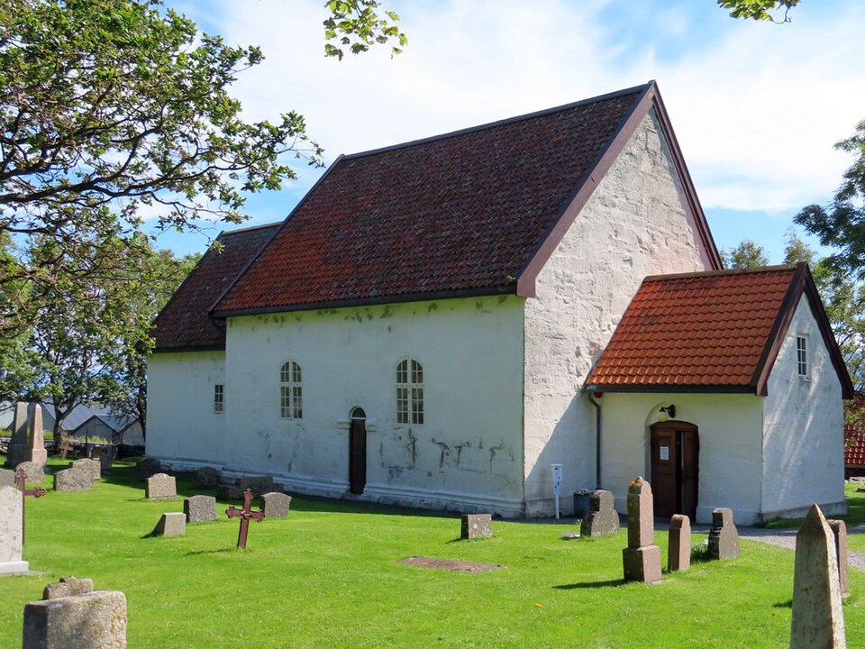 기스케 중세 대리석 교회 (Giske kyrkje / Giske Church) 여행 추천 - 로드트립