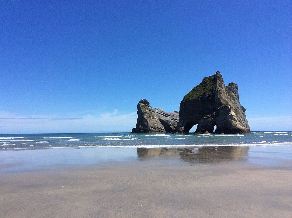 와라리키 해변 (Wharariki Beach) 여행 추천 - 로드트립