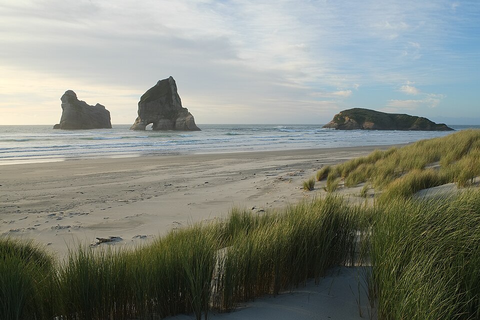 와라리키 해변 (Wharariki Beach) 여행 추천 - 로드트립