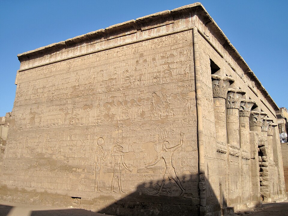 에스나 크눔 신전 (Temple of Khnum at Esna) 여행 추천 - 로드트립