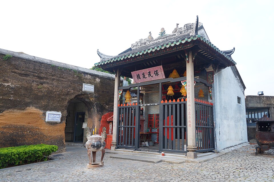 나차 사원 (Na Tcha Temple) 여행 추천 - 로드트립