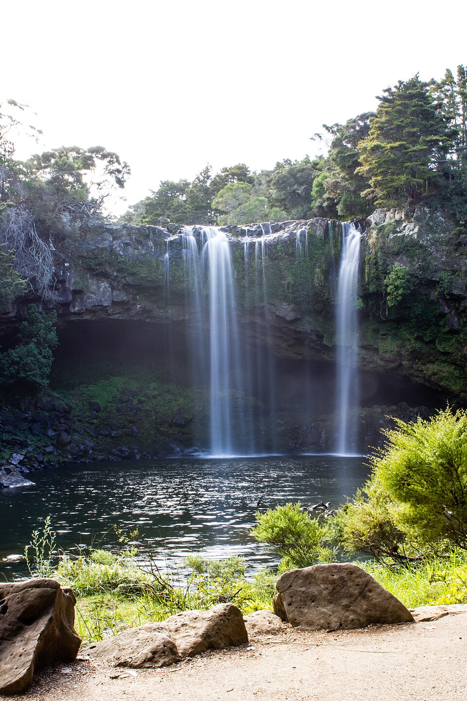 와이아니와니와·레인보 폭포 (Waianiwaniwa / Rainbow Falls) 여행 추천 - 로드트립