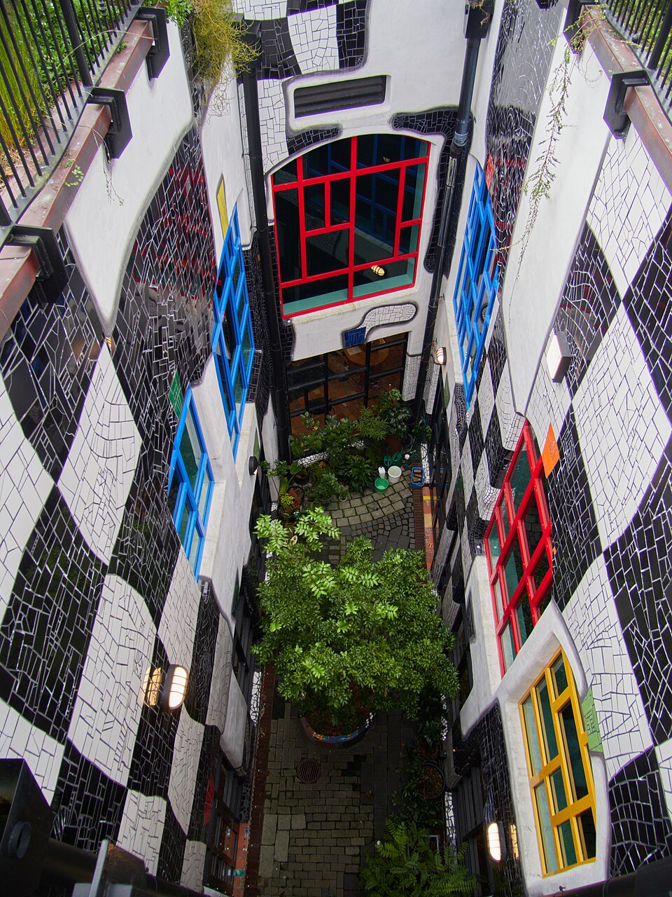 훈데르트바서 아트 센터·와이라우 마오리 아트 갤러리 (Hundertwasser Art Centre with Wairau Māori Art Gallery) 여행 추천 - 로드트립