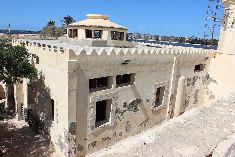 로제타 카이트베이 요새·포트 줄리앙 (Qaitbay Fort at Rosetta (Fort Julien)) 여행 추천 - 로드트립