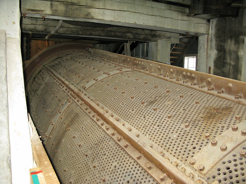 드레지 넘버 4 국가사적지 (Dredge No. 4 National Historic Site) 여행 추천 - 로드트립