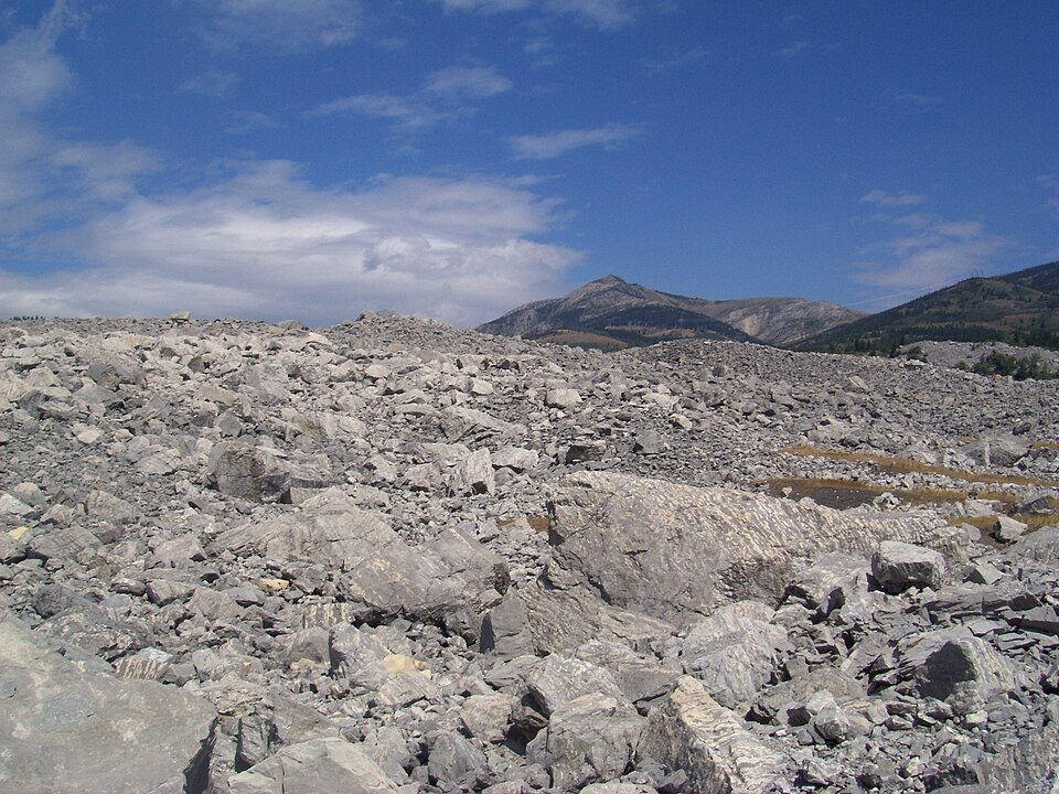 프랭크 슬라이드 해설센터 (Frank Slide Interpretive Centre) 여행 추천 - 로드트립