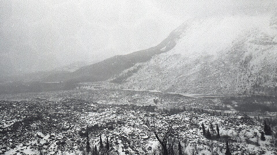 프랭크 슬라이드 해설센터 (Frank Slide Interpretive Centre) 여행 추천 - 로드트립