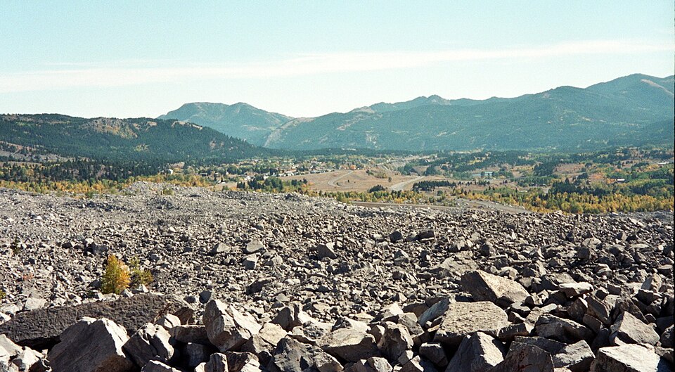 프랭크 슬라이드 해설센터 (Frank Slide Interpretive Centre) 여행 추천 - 로드트립