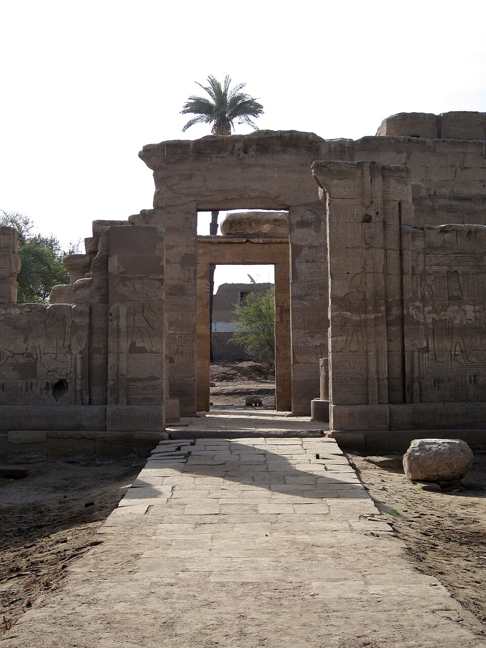 엘토드 몬투 신전 (Temple of Montu at Tod (El-Tod)) 여행 추천 - 로드트립