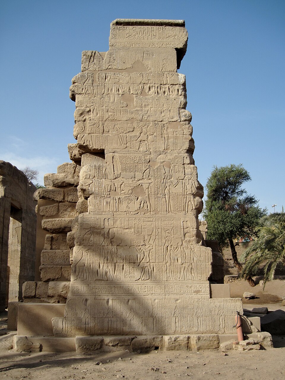 엘토드 몬투 신전 (Temple of Montu at Tod (El-Tod)) 여행 추천 - 로드트립
