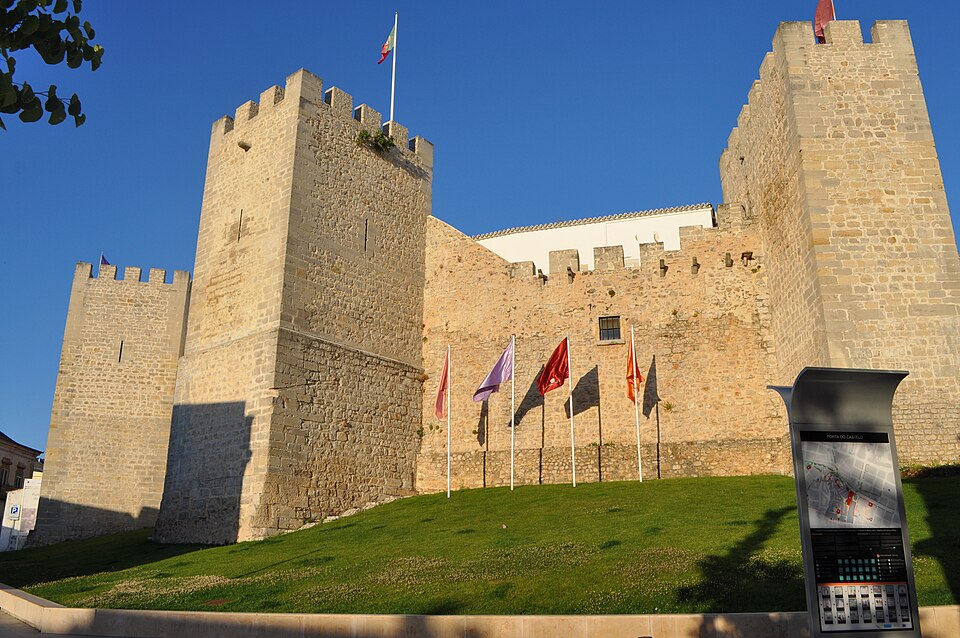 룰레 성·시립박물관 (Castelo de Loulé – Museu Municipal de Loulé) 여행 추천 - 로드트립