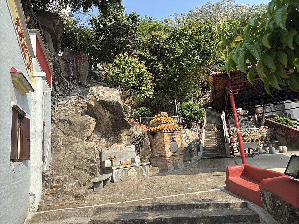 타이파 동북로 관음암 (Kun Iam Temple (Estrada Nordeste in Taipa)) 여행 추천 - 로드트립