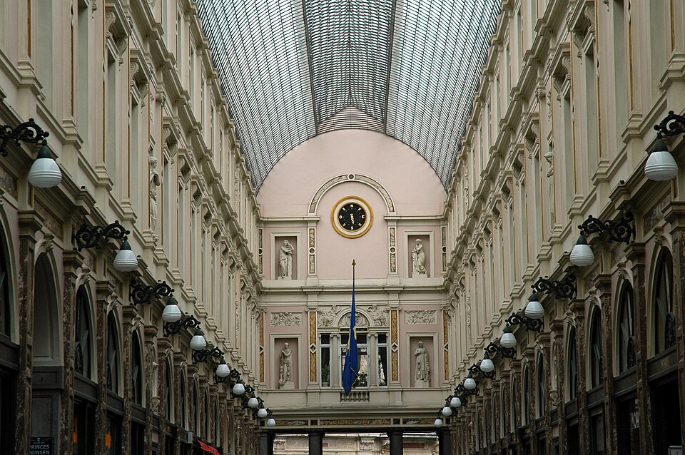 생튀베르 왕립 갤러리 (Galeries Royales Saint-Hubert) 여행 추천 - 로드트립