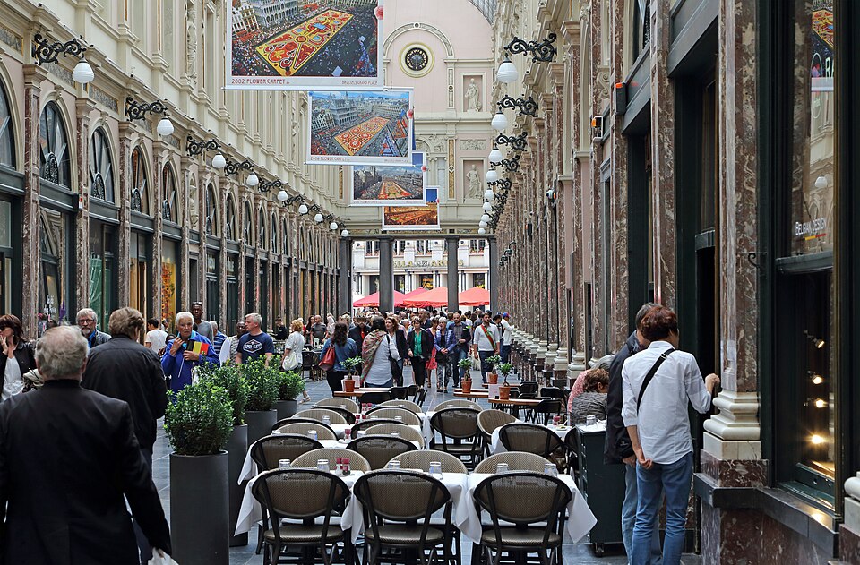생튀베르 왕립 갤러리 (Galeries Royales Saint-Hubert) 여행 추천 - 로드트립