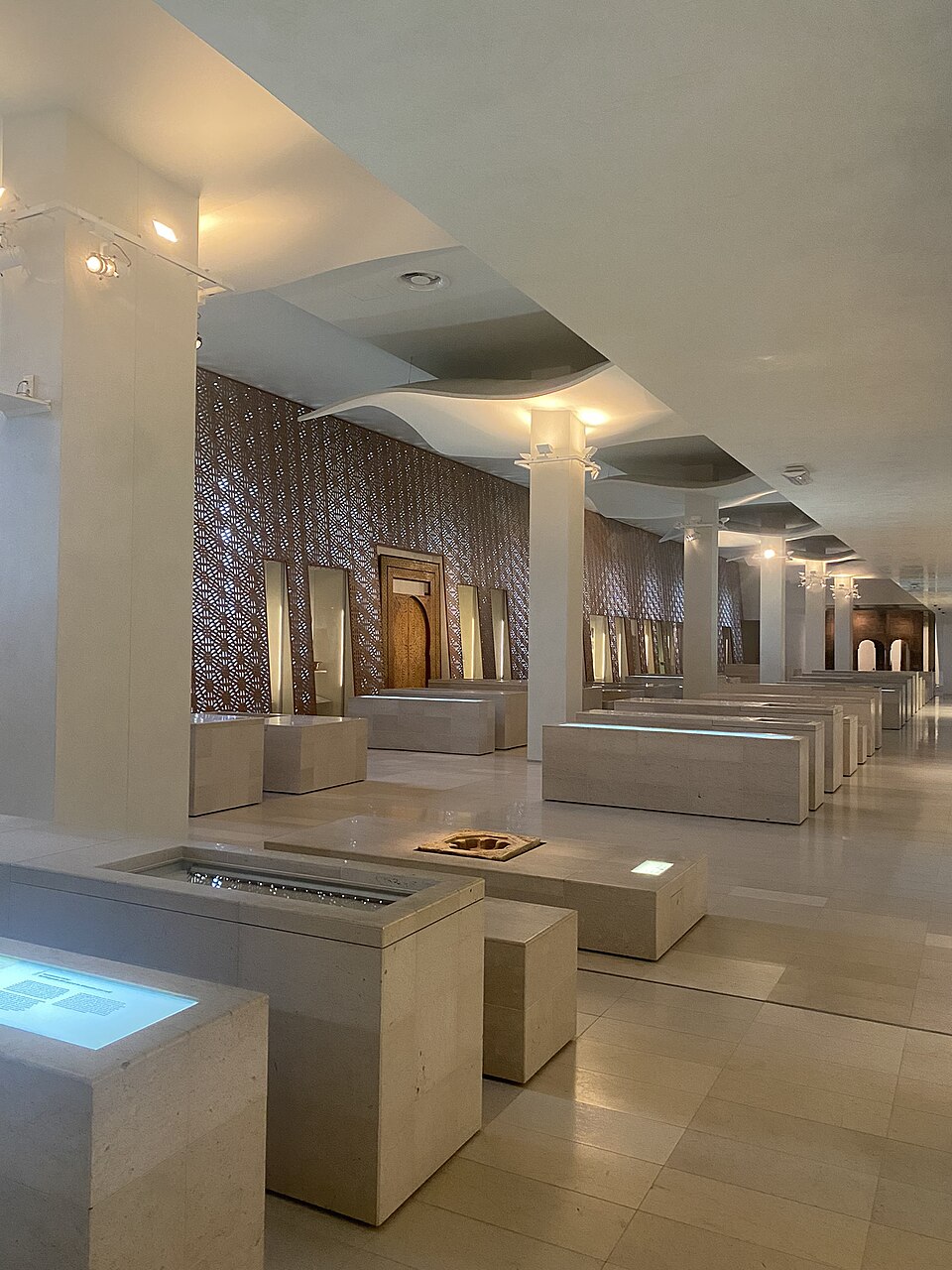 예술·역사박물관 (Art & History Museum) 여행 추천 - 로드트립