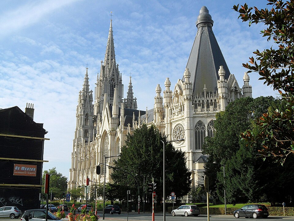 라컨 성모교회와 왕실 지하묘실 (Church of Our Lady of Laeken / Royal Crypt) 여행 추천 - 로드트립