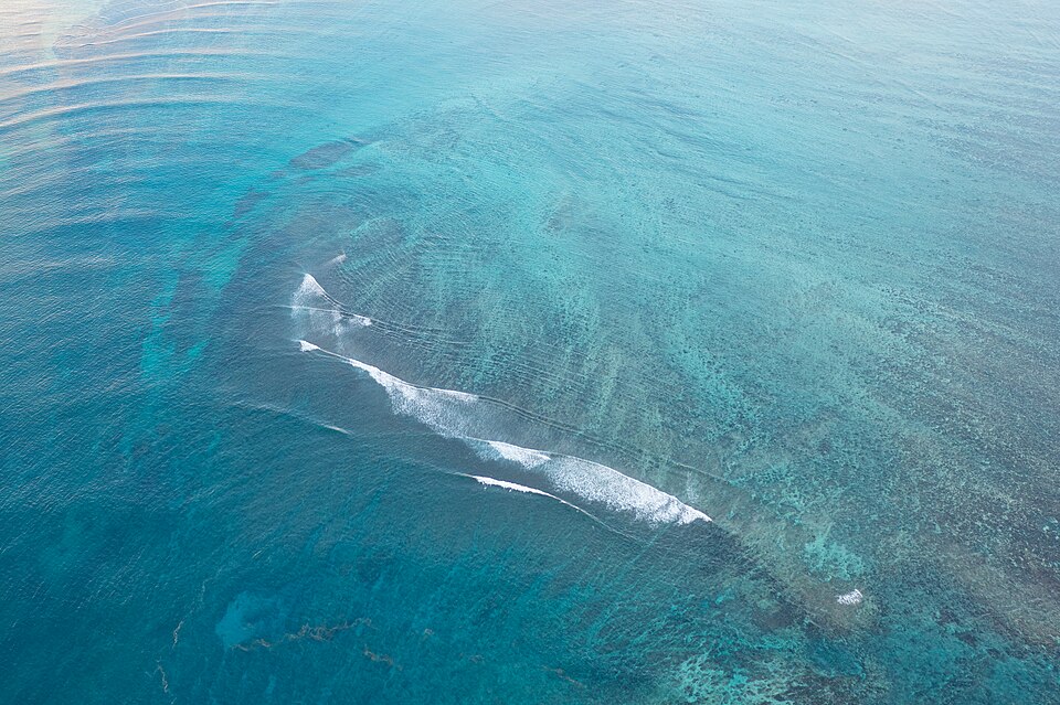 르 몬 수중폭포 (Le Morne Underwater Waterfall) 여행 추천 - 로드트립