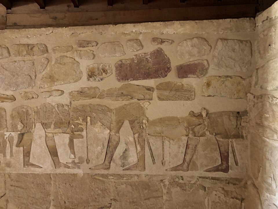 바하리야 아인 엘무프텔라 신전 (Ain el-Muftella Temple) 여행 추천 - 로드트립