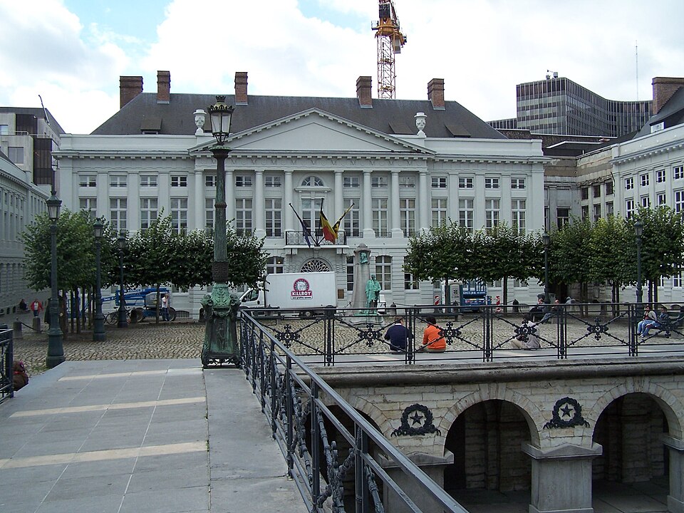 순교자 광장과 1830년 혁명기념비 (Place des Martyrs) 여행 추천 - 로드트립