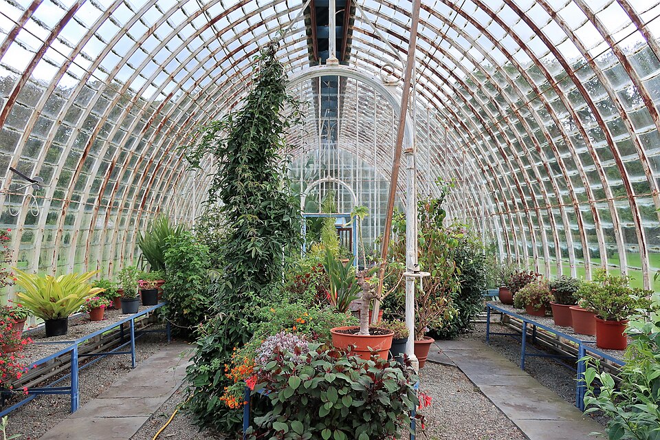 머크로스 하우스·정원·전통농장 (Muckross House, Gardens and Traditional Farms) 여행 추천 - 로드트립