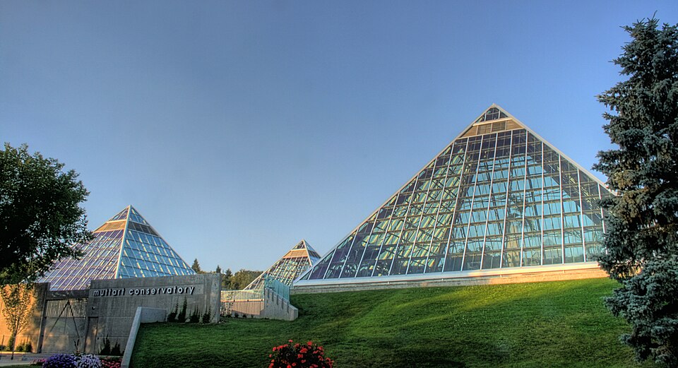 뮤타트 식물원 (Muttart Conservatory) 여행 추천 - 로드트립