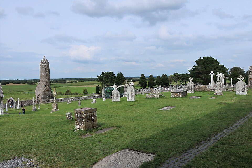 클론맥노이즈 수도원 유적 (Clonmacnoise Monastic Site)