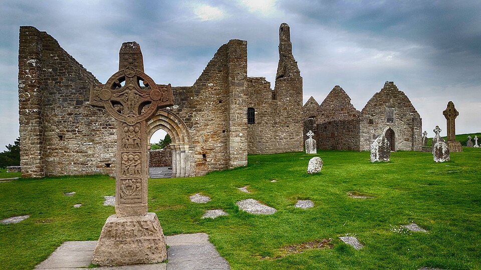 클론맥노이즈 수도원 유적 (Clonmacnoise Monastic Site) 여행 추천 - 로드트립