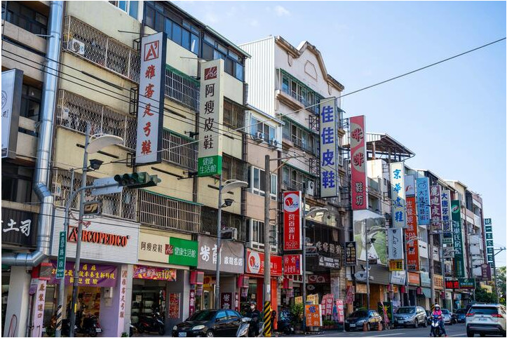 창평로 가죽신발 거리 여행 추천 - 메고지고