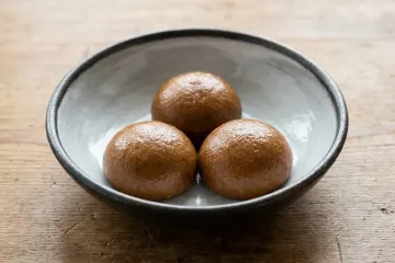 탄코부시 롤（제철과자 공방 이토요시노점） 여행 추천 - 메고지고