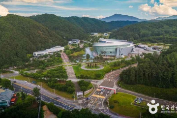 무주 지전마을 옛 담장 여행 추천 - 메고지고
