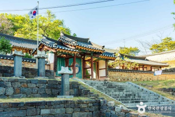 군산 임피역사 여행 추천 - 메고지고